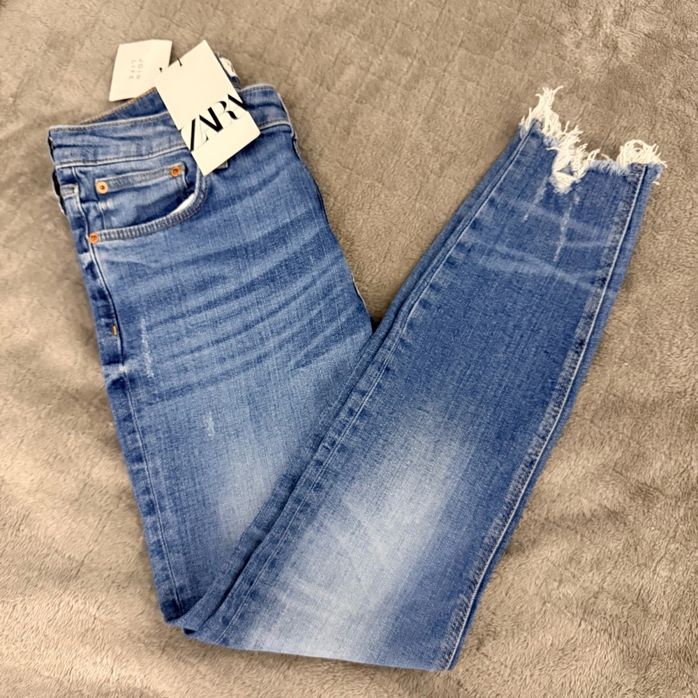 Zara Women's Distressed Blue Jeans